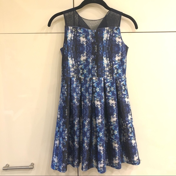 Pippa & Julie Blue Galaxy Print Dress with Illusion Neckline and lining size 12 - Picture 8 of 8